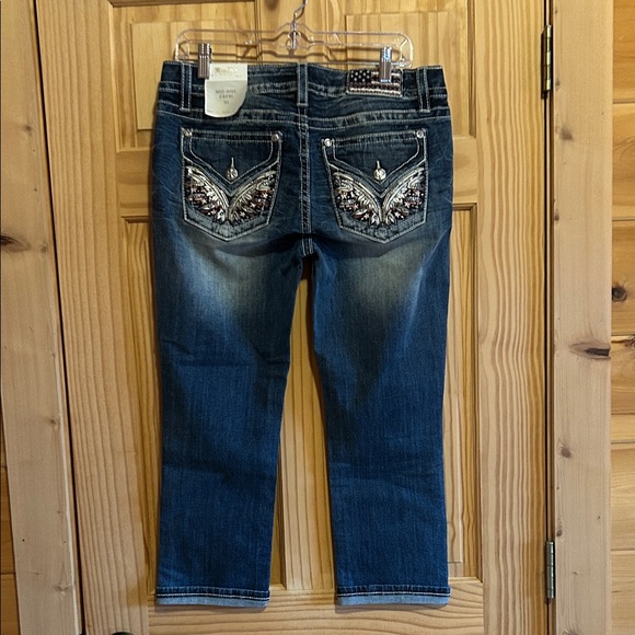 Miss Me Faded Blue Capri Jeans - Picture 4 of 12